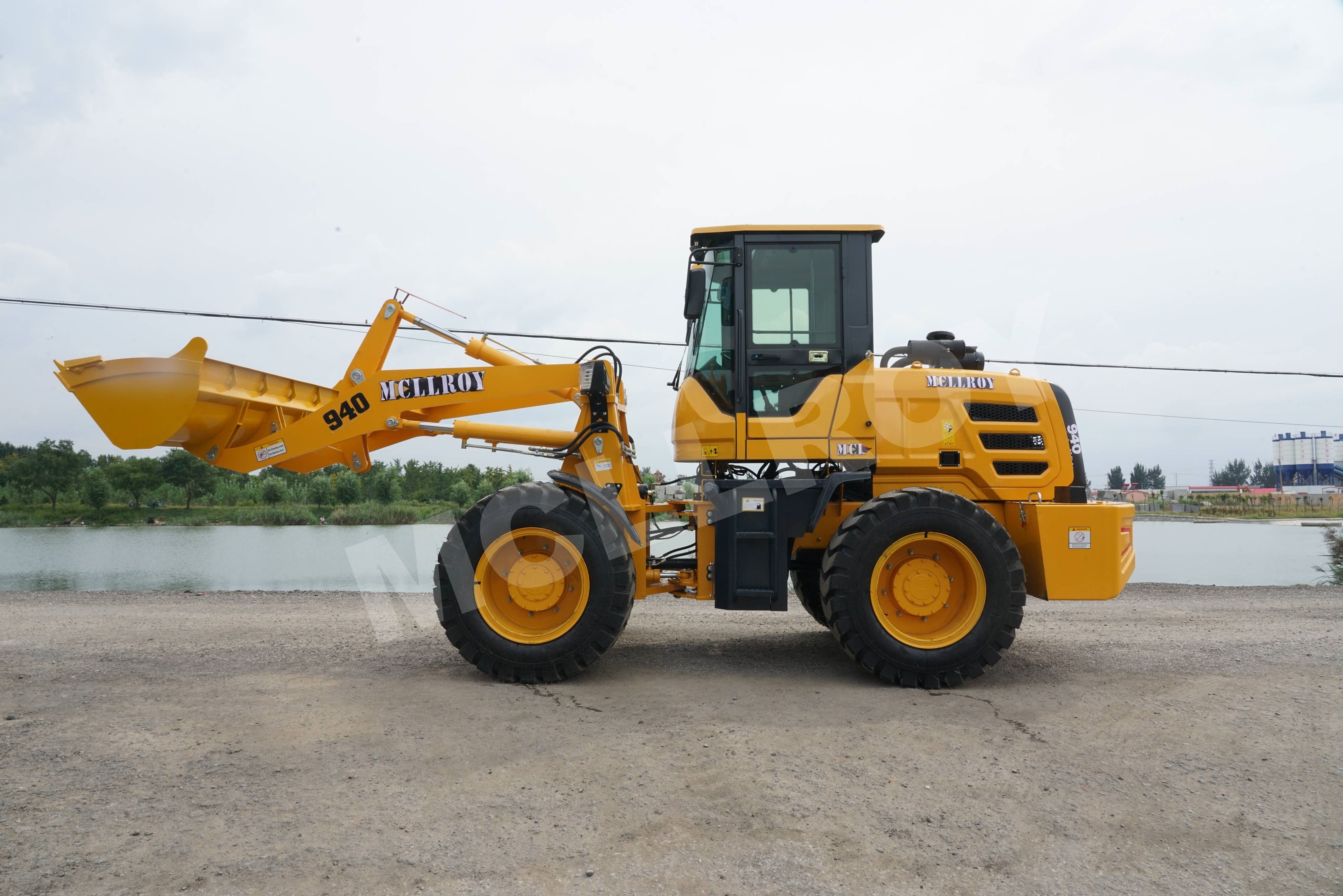 Mining 2.5 Ton Wheel Loader 1670-24 Tire 3500mm Dumping Height Large hub