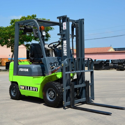 Kompaktes Diesel-Gegengewicht Gabelstapler FD15 32KW Komfortable Bedienung Einfache Wartung